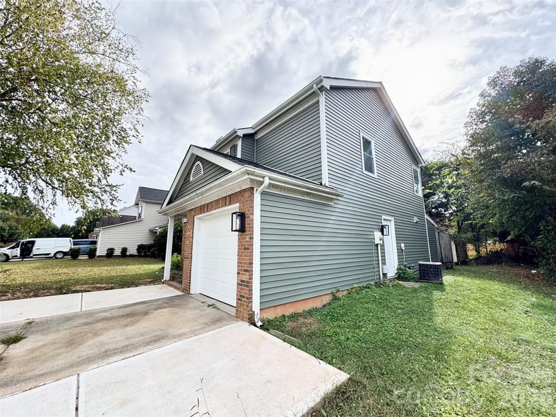 1634 Pamela Lorraine Dr, Charlotte, NC 28213