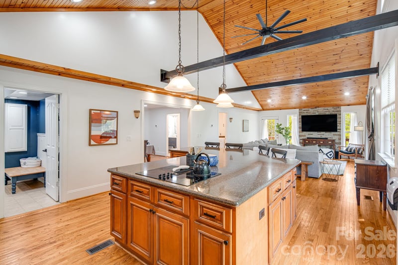 101 Mcfalls Rd, Asheville, NC 28805