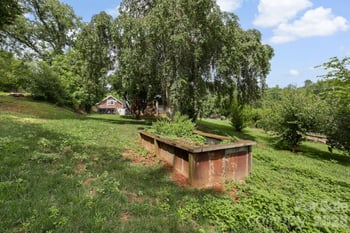 2252 Riceville Rd, Asheville, NC 28805