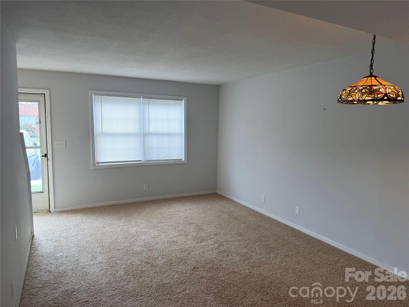 1300 Larchmont Pl #202, Salisbury, NC 28144