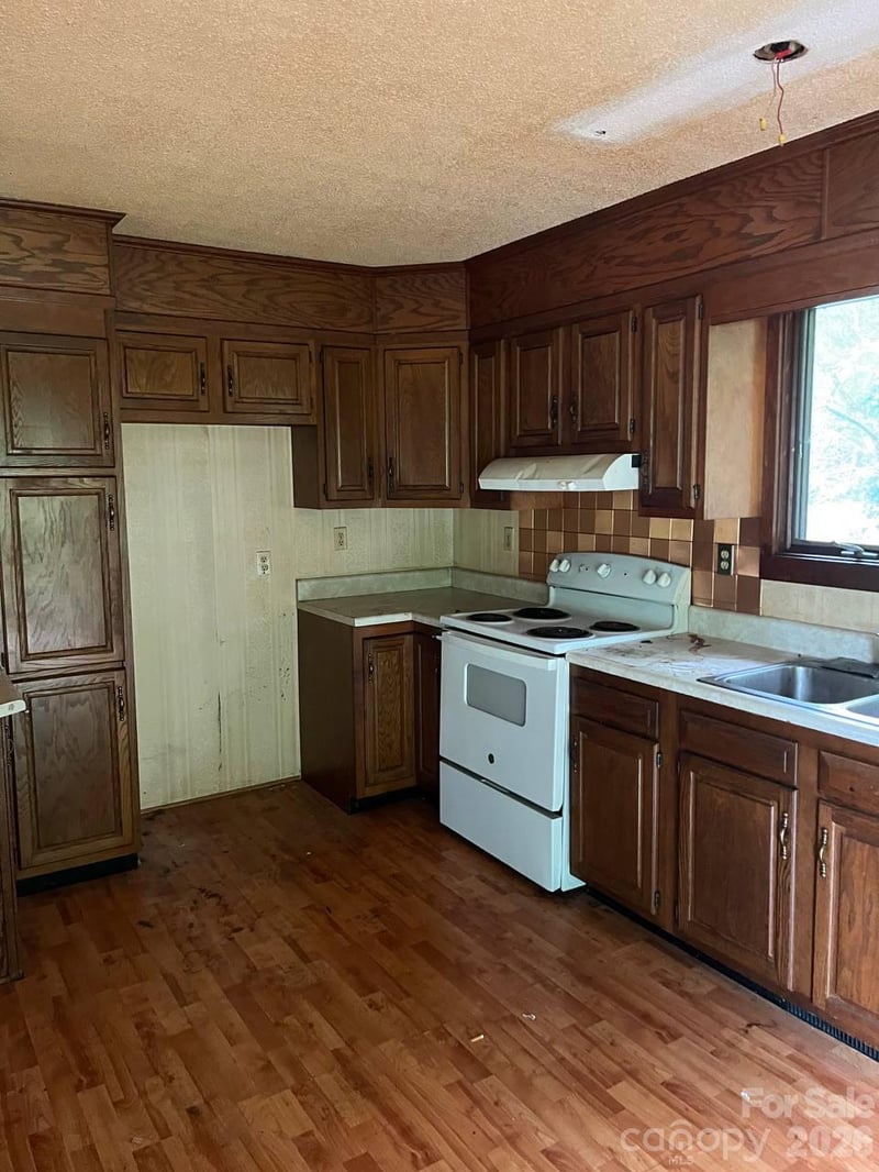 79 Starnes Cove Rd, Asheville, NC 28806