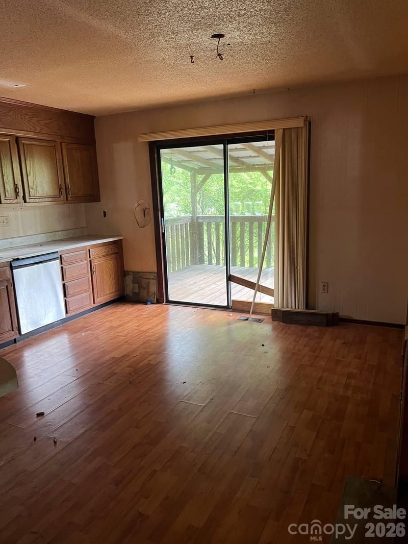 79 Starnes Cove Rd, Asheville, NC 28806
