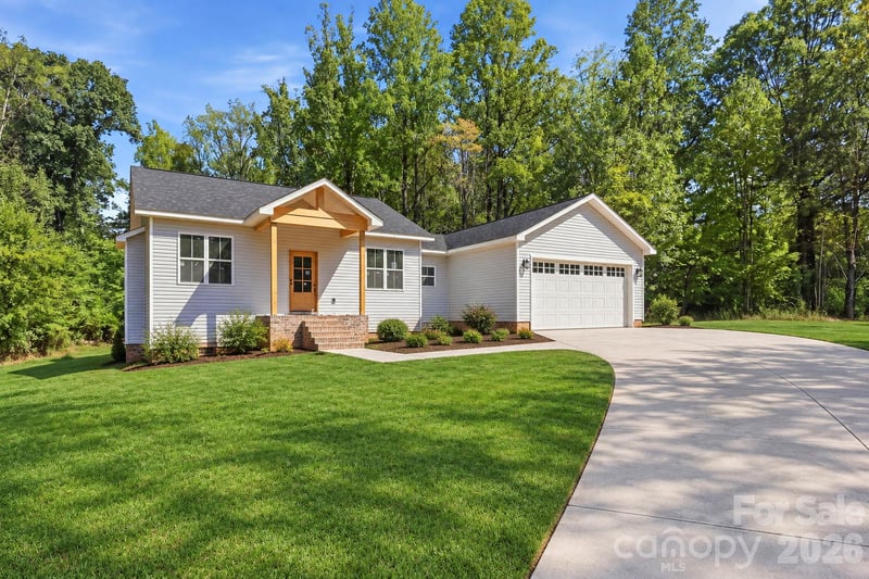 3637 Nc 10 Hw E, Claremont, NC 28610
