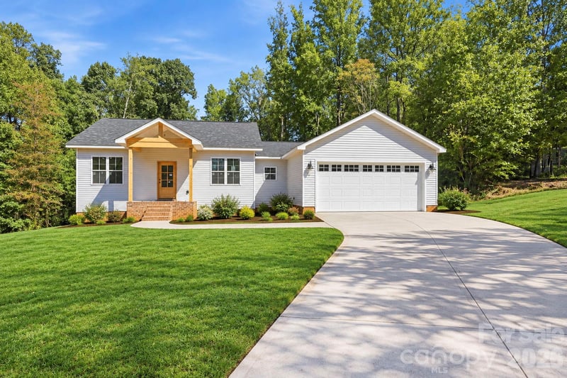 3637 Nc 10 Hw E, Claremont, NC 28610
