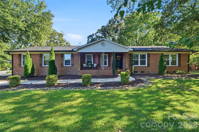 718 E Hoke St, Lincolnton, NC 28092
