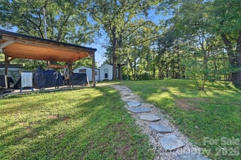 718 E Hoke St, Lincolnton, NC 28092