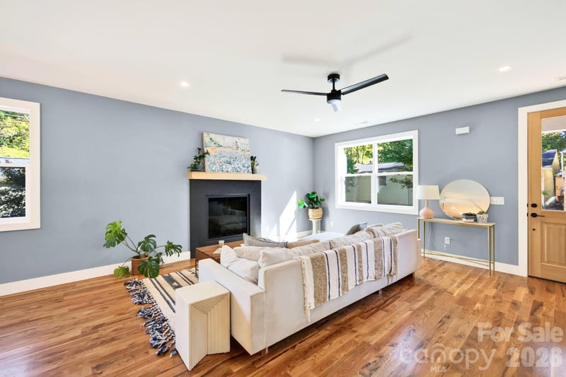 50 Byrd Rd, Black Mountain, NC 28711