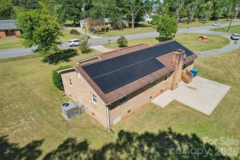 5560 Roberta Rd, Harrisburg, NC 28075