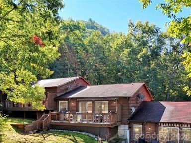 927 Henry Dingus Way, Maggie Valley, NC 28751