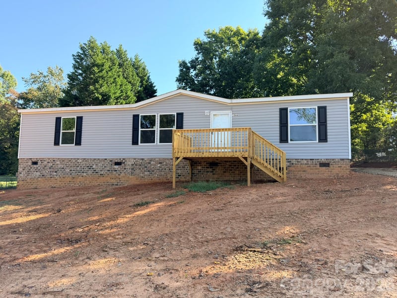 1066 Gold Mine Dr, Catawba, NC 28609