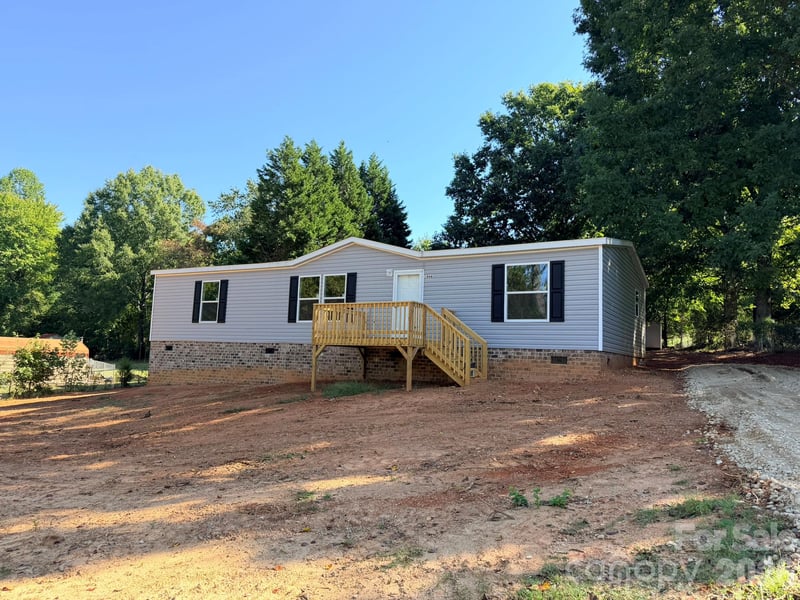 1066 Gold Mine Dr, Catawba, NC 28609