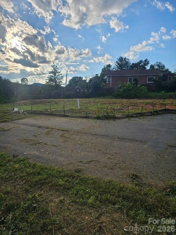 116 Starnes Cove Rd, Asheville, NC 28806