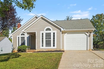 4609 Avalon Forest Ln, Charlotte, NC 28269