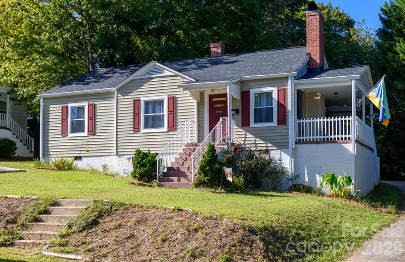 1068 14th Ave, Hickory, NC 28601