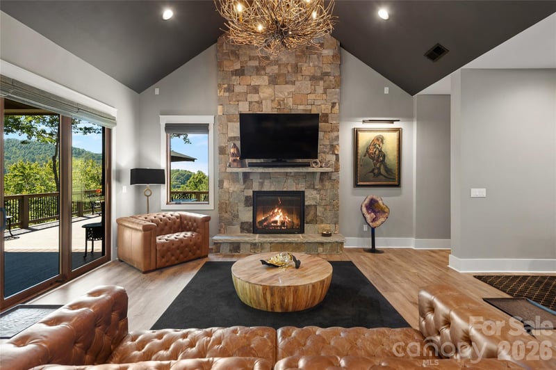 945 Somersby Pw, Hendersonville, NC 28739