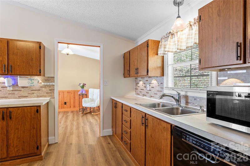 183 Gobbler Cir, Horse Shoe, NC 28742