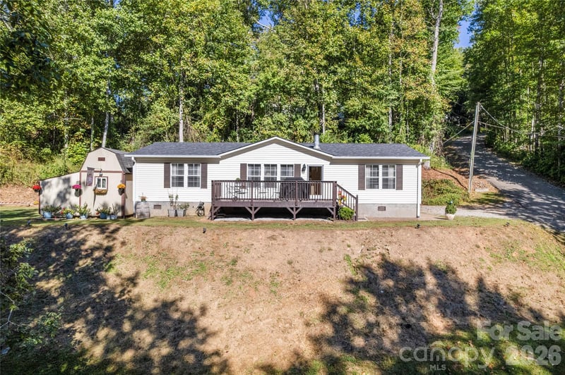 183 Gobbler Cir, Horse Shoe, NC 28742