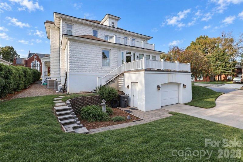 403 W Front St, Statesville, NC 28677