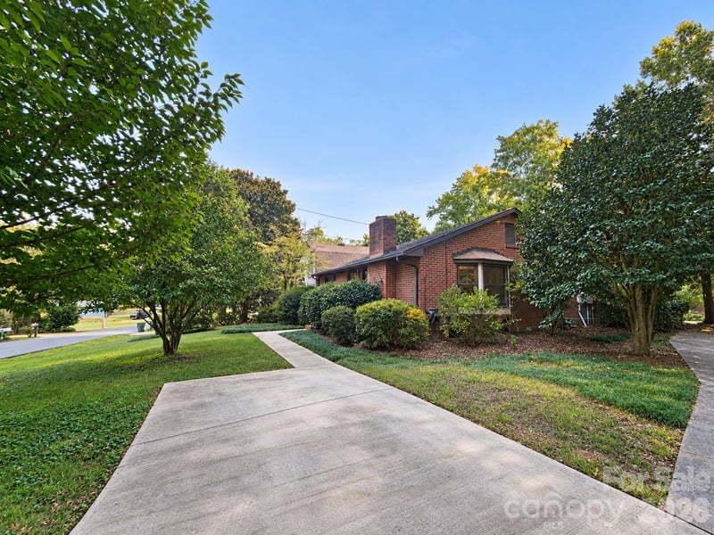 2419 Rhyneland St, Gastonia, NC 28054
