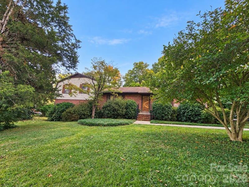 2419 Rhyneland St, Gastonia, NC 28054