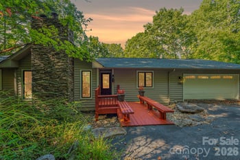 190 Ridgeview Dr, Hendersonville, NC 28792