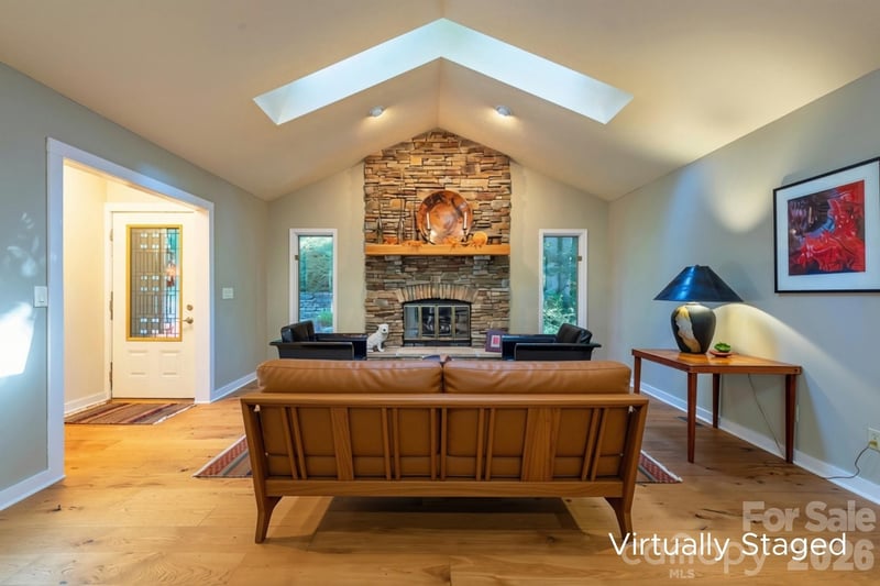 190 Ridgeview Dr, Hendersonville, NC 28792