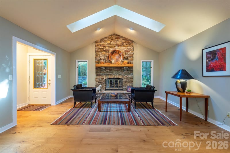 190 Ridgeview Dr, Hendersonville, NC 28792