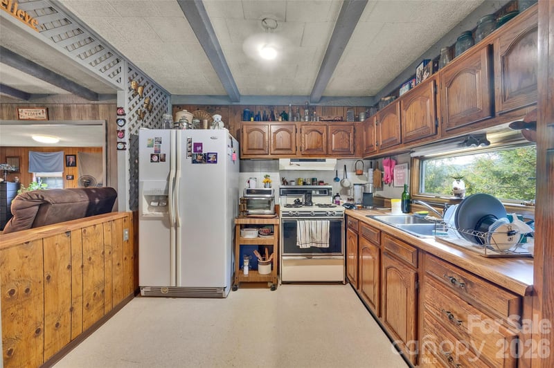 144 Skyline Dr, Canton, NC 28716