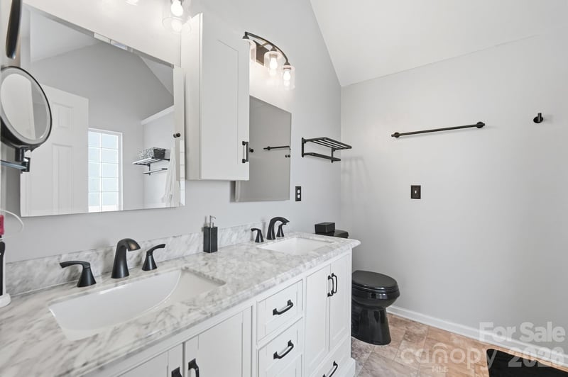 623 Finborough Ct, Charlotte, NC 28214