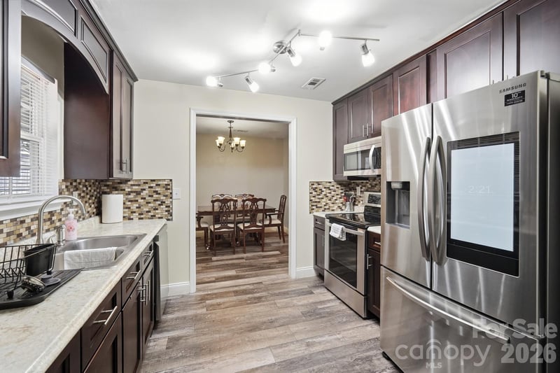 623 Finborough Ct, Charlotte, NC 28214