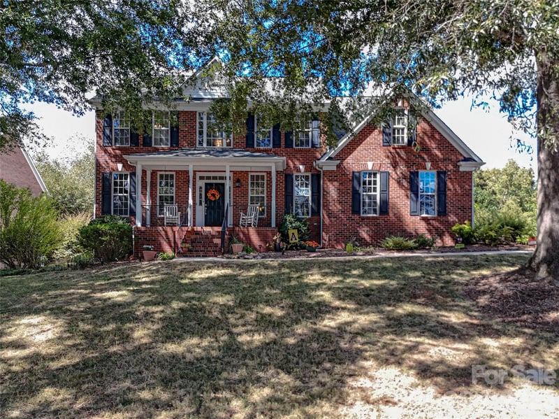 8120 Glamorgan Ln, Matthews, NC 28104