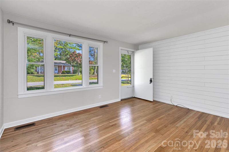 52 Elm Bend Rd, Brevard, NC 28712
