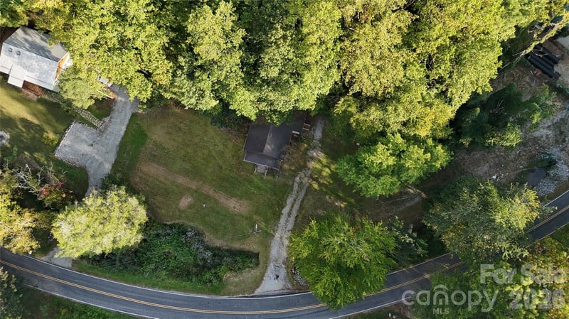368 Laurel Dr, Saluda, NC 28773