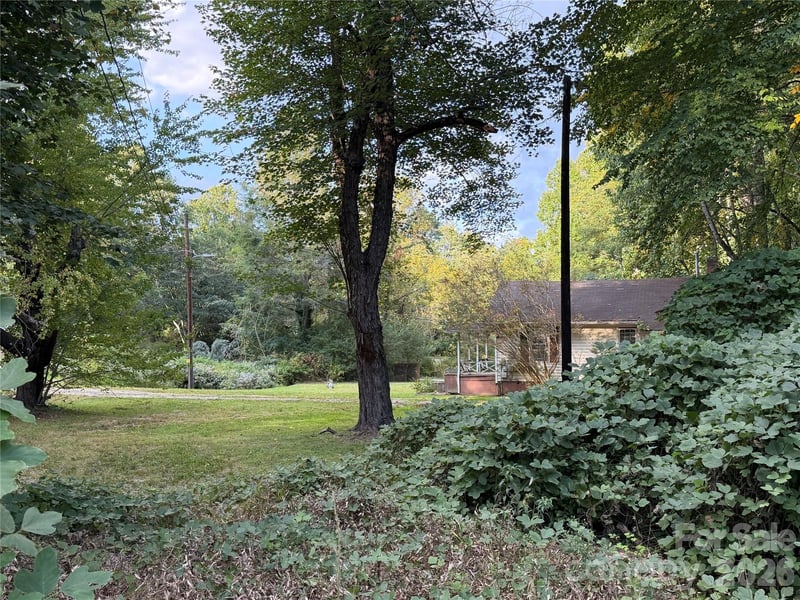 368 Laurel Dr, Saluda, NC 28773