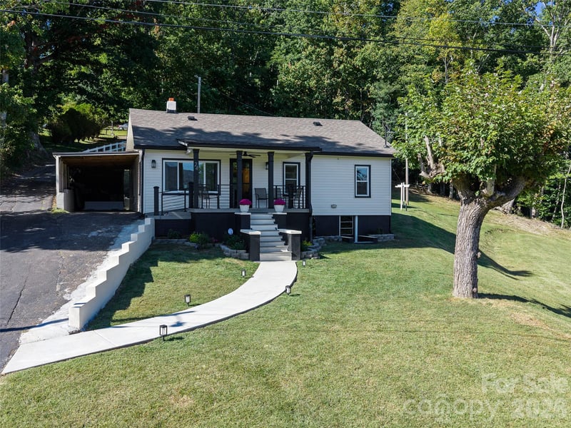 24 Blessing Way, Burnsville, NC 28714