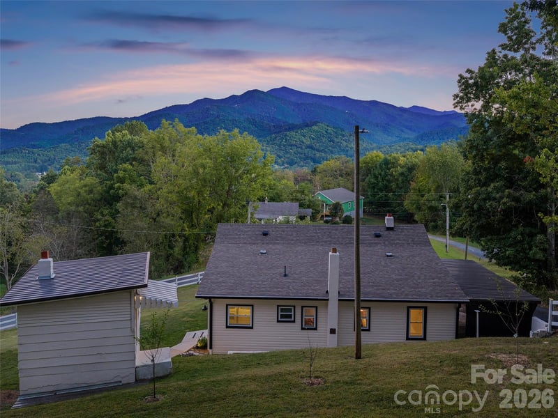 24 Blessing Way, Burnsville, NC 28714