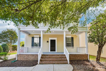 1001 Gainsborough Dr, Matthews, NC 28104