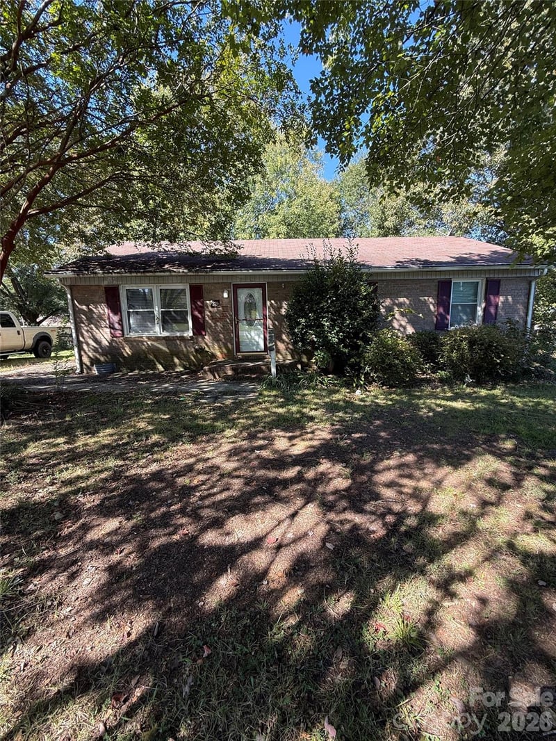 324 Briarwood Dr, Dallas, NC 28034