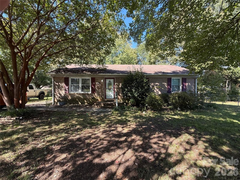 324 Briarwood Dr, Dallas, NC 28034