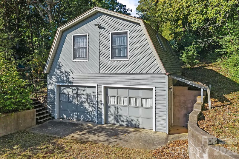 88 Bull Mountain Rd, Asheville, NC 28805