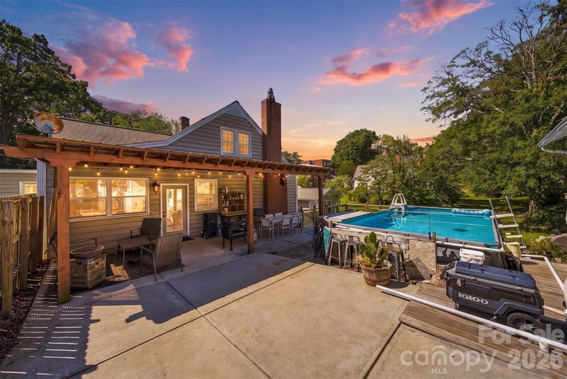625 E Park Dr, Lincolnton, NC 28092