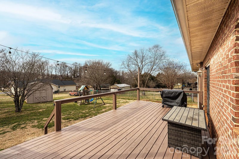 2487 Ashford Dr, Newton, NC 28658