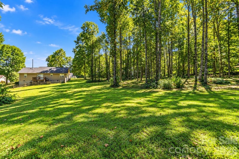 127 Chestnut Ln, Hendersonville, NC 28792