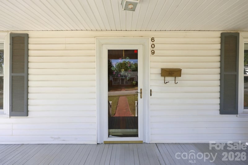 609 Poplar Ave, Kannapolis, NC 28081