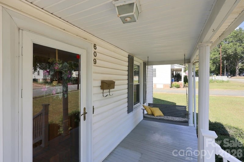 609 Poplar Ave, Kannapolis, NC 28081
