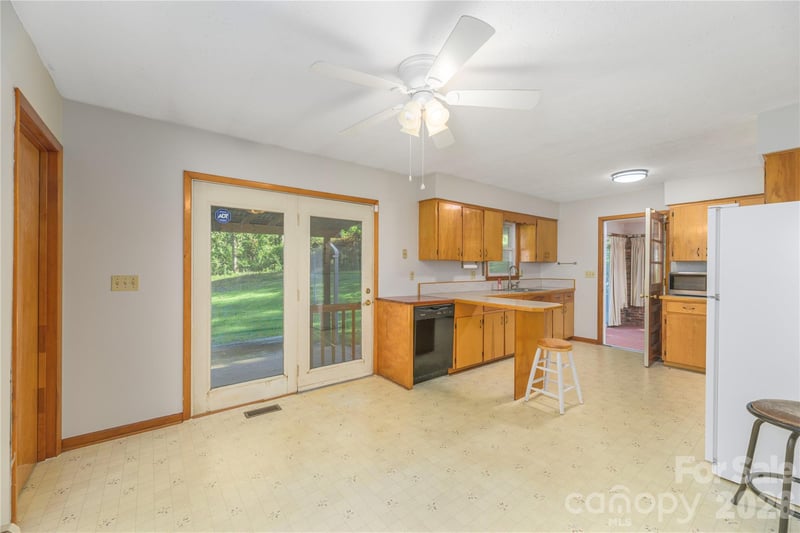 2882 Butler Bridge Rd, Mills River, NC 28759