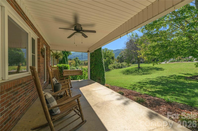 1341 Pigeon St, Waynesville, NC 28786