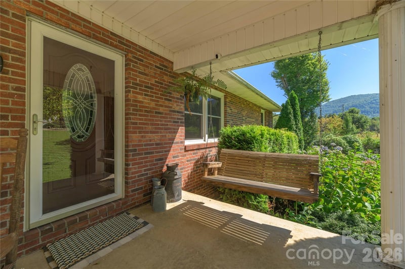 1341 Pigeon St, Waynesville, NC 28786