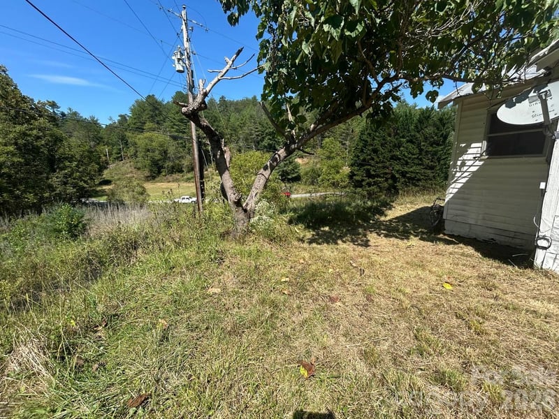 2635 Lower Gabriels Creek Rd, Mars Hill, NC 28754