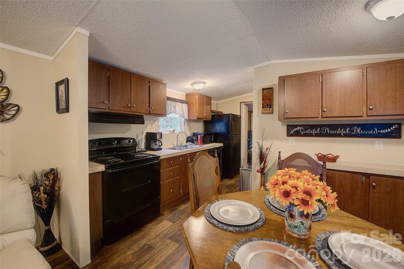 120 Ed Young Rd, Burnsville, NC 28714